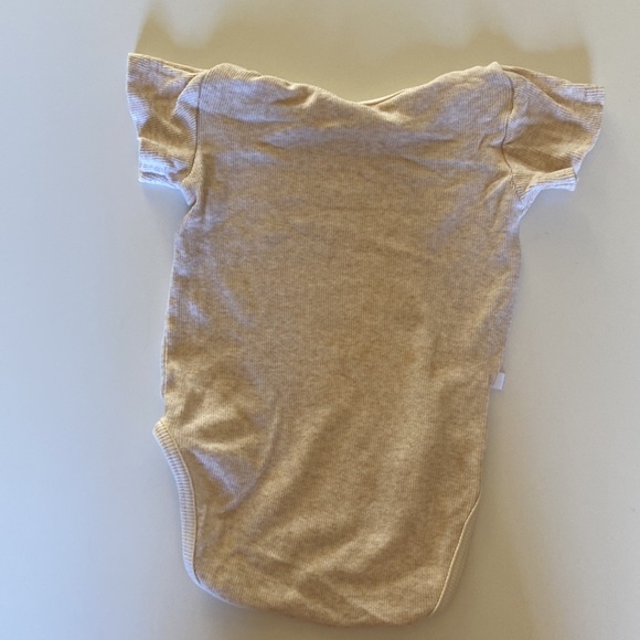 O’Lou oatmeal onesie 12-24M - Picture 4 of 4